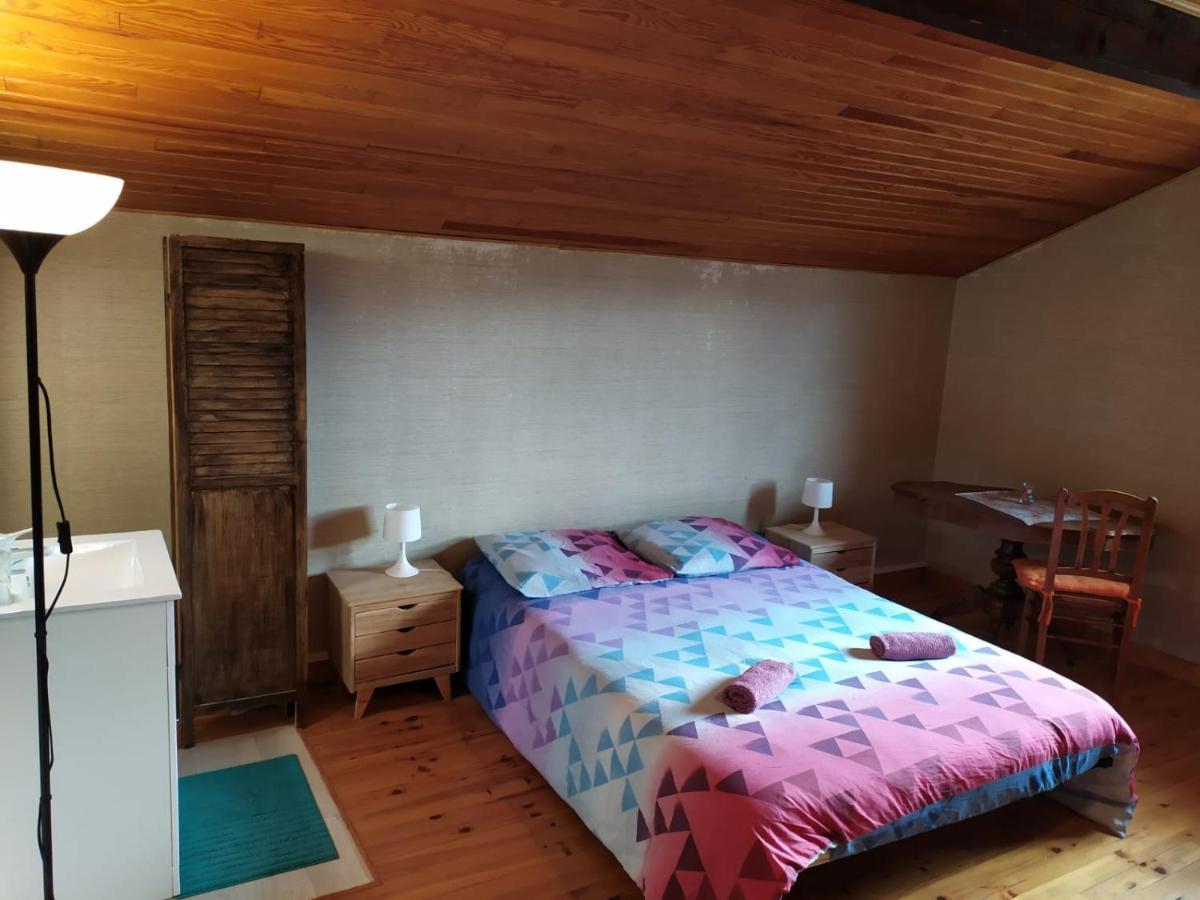Chardon Bleu Appartement Chambre Cuisine Coin A Manger Sanitaires Salle D'Eau Barcelonnette Exterior foto